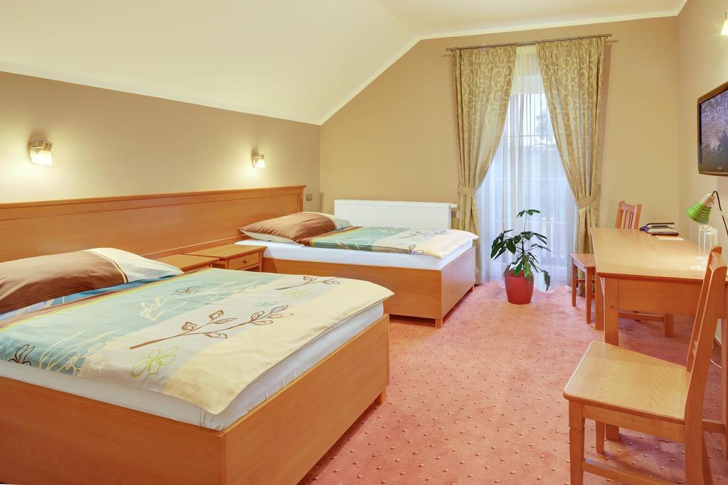 Penzion Harmonie Zlutice Room photo