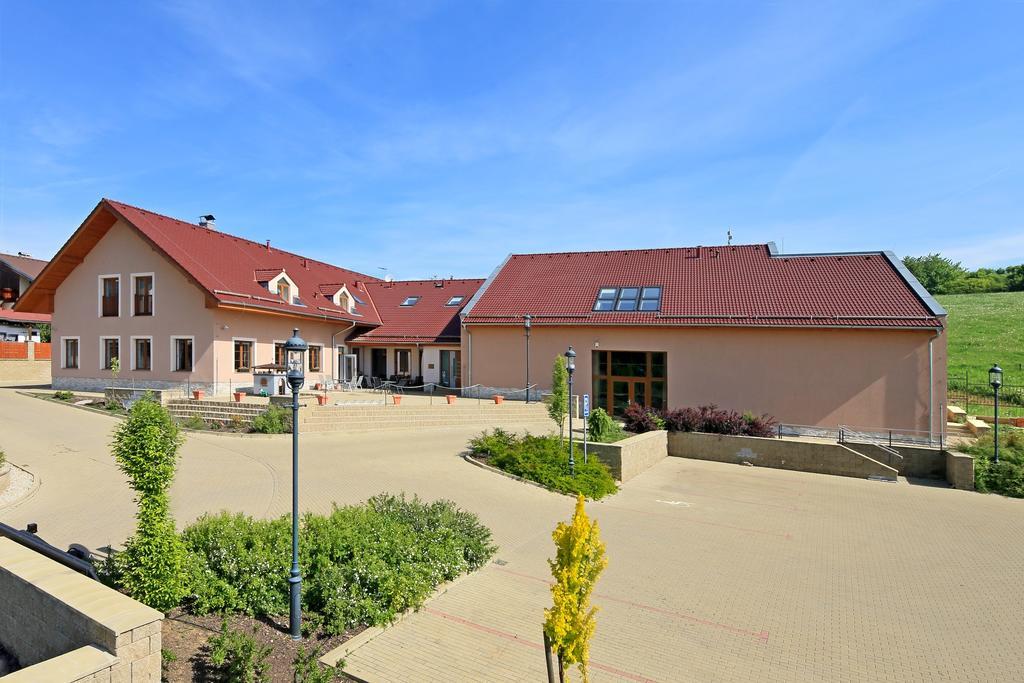 Penzion Harmonie Zlutice Exterior photo
